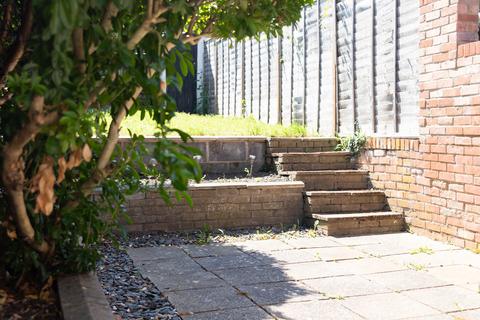 39 Boundary Road, Wooburn Green, High Wycombe, HP10 0DH