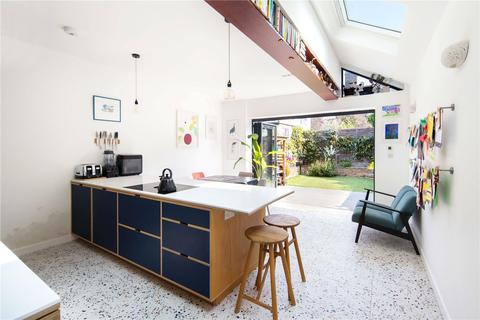 28 Daubeney Road, London, E5 0EF
