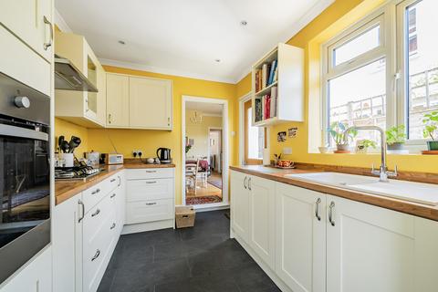 44 Albert Road, Addlestone, KT15 2PX