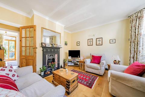 44 Albert Road, Addlestone, KT15 2PX