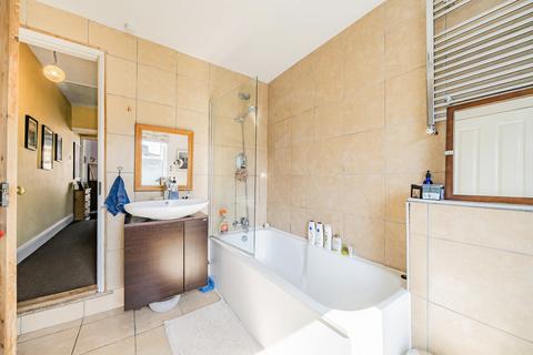 44 Albert Road, Addlestone, KT15 2PX