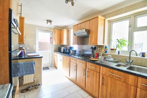 27 Grasmere Close, Eastbourne, BN23 8JE