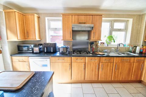 27 Grasmere Close, Eastbourne, BN23 8JE