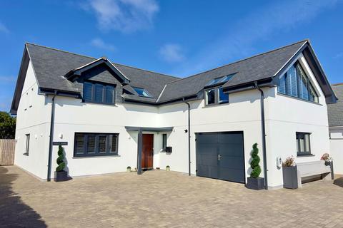 4 bedroom detached house for sale, St Merryn, PL28