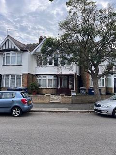 3 bedroom flat to rent, Hutton Grove, London, N12