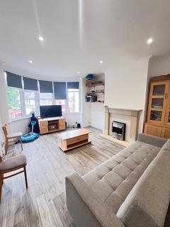 3 bedroom flat to rent, Hutton Grove, London, N12