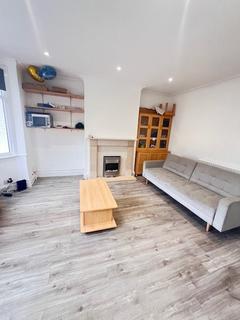 3 bedroom flat to rent, Hutton Grove, London, N12