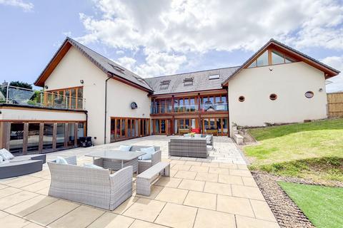 7 bedroom detached house for sale, Llandevaud, Newport, NP18