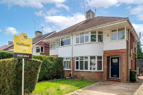 14 Kingsley Grove, Reigate, RH2 8DX