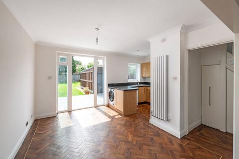 14 Kingsley Grove, Reigate, RH2 8DX