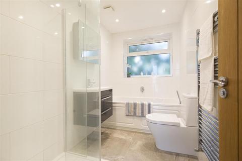10 Coldharbour Road, Woking, GU22 8SN