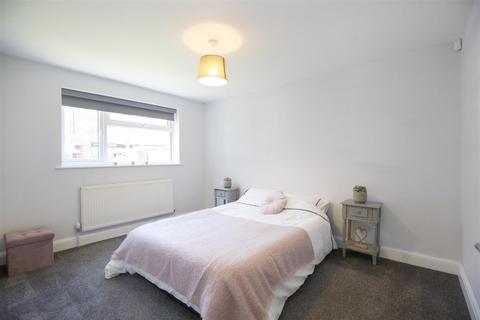 10 Coldharbour Road, Woking, GU22 8SN