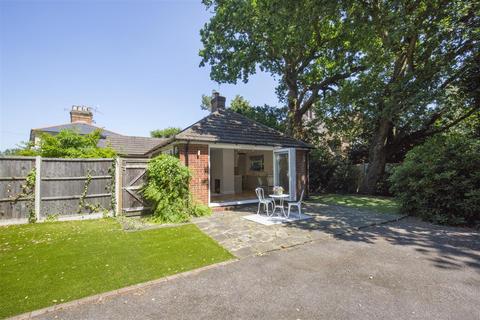 10 Coldharbour Road, Woking, GU22 8SN