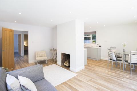 10 Coldharbour Road, Woking, GU22 8SN