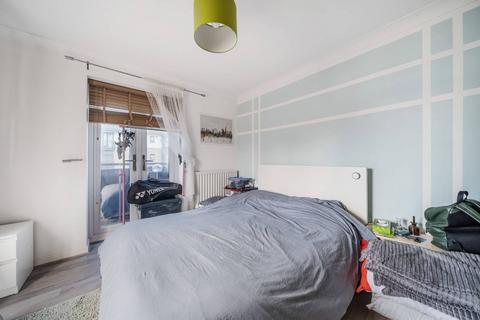 2 bedroom flat for sale, Howard House, Royal Docks, London, E16