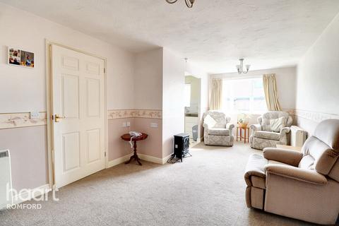 1 bedroom retirement property for sale, Gibson Court, Regarth Avenue, Romford, RM1 1AJ