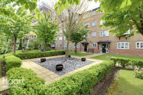 1 bedroom retirement property for sale, Gibson Court, Regarth Avenue, Romford, RM1 1AJ