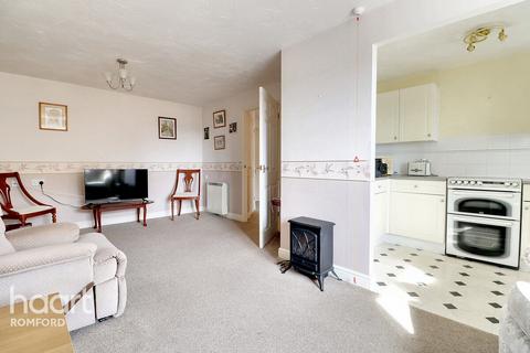 1 bedroom retirement property for sale, Gibson Court, Regarth Avenue, Romford, RM1 1AJ