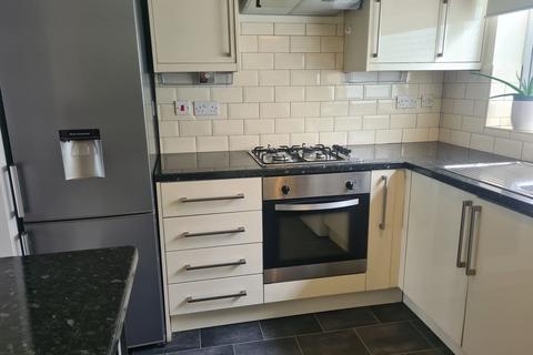 2 bedroom maisonette to rent, Queensway, Hemel Hempstead, HP2