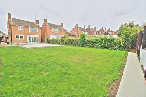 5 bedroom detached house to rent, Branston Road, Eastbourne BN22