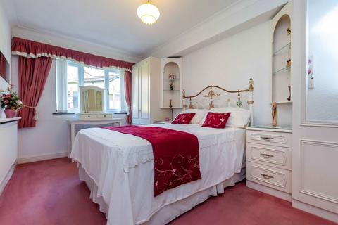 2 bedroom ground floor flat for sale, Park Avenue, Southport PR9