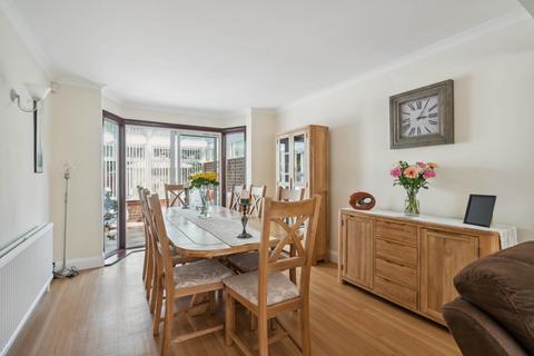 4 bedroom semi-detached house for sale, Northfield Gardens, North Watford