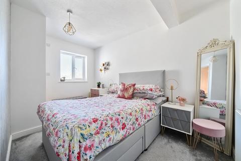 95 Church Road, Swanscombe, DA10 0HE
