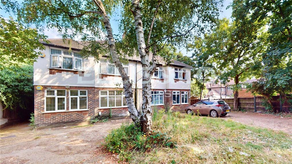 House in London - View 2