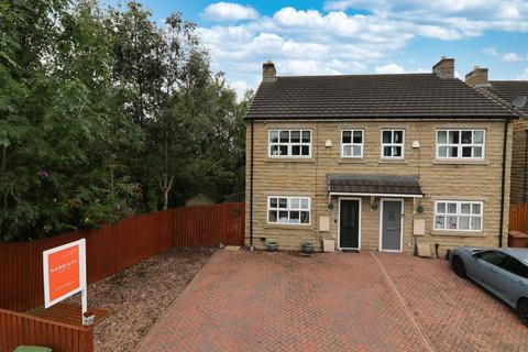 3 bedroom semi-detached house for sale, Gladstone Terrace, Stanningley, Pudsey, West Yorkshire, LS28