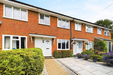 3 bedroom terraced house for sale, Wolsey Way, Chessington, Surrey. KT9