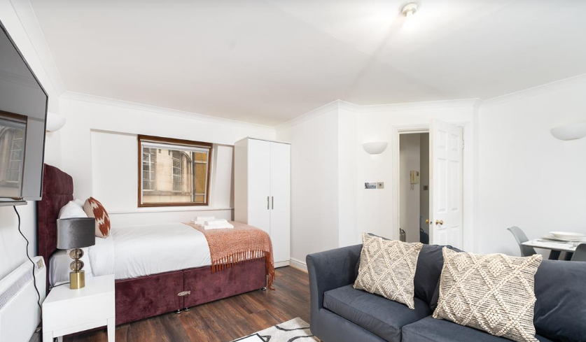 1 Bed Apartment, Piccadilly Circus