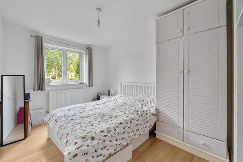 1 bedroom flat for sale, Riverside Close, London, E5