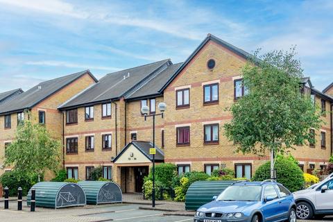 155 Riverside Close, London, E5 9ST