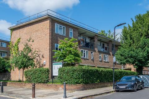 4 bedroom flat for sale, Clissold Crescent, London, N16