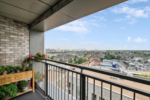 2 bedroom flat for sale, Courthouse Way, London