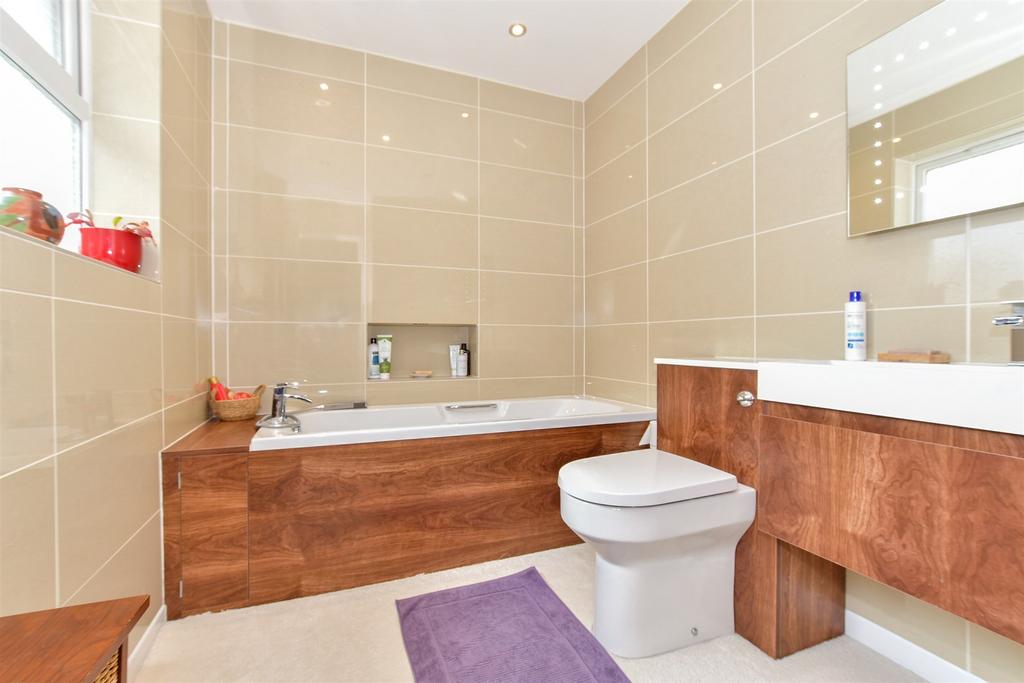 En Suite Bathroom