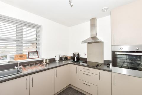 1 bedroom flat for sale, Rapley Rise, Southwater, Horsham, West Sussex