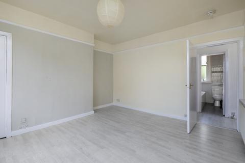 21 Birkenside, Gorebridge, EH23 4JB
