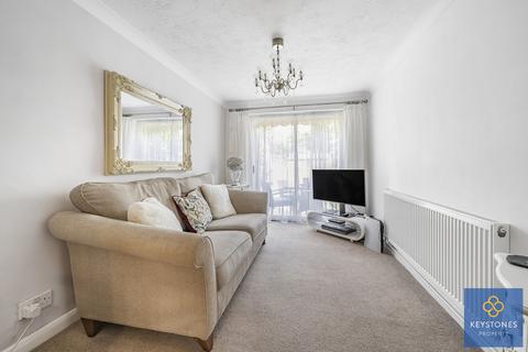 22 Abbotts Close, Romford, RM7 8QU