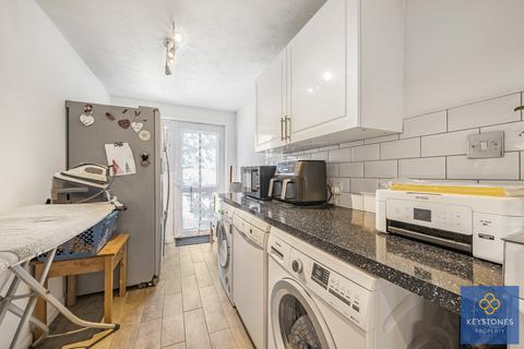22 Abbotts Close, Romford, RM7 8QU