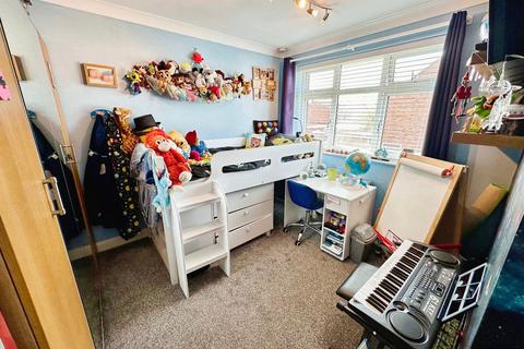 15 Turold Road, Stanford-le-hope, SS17 8EP