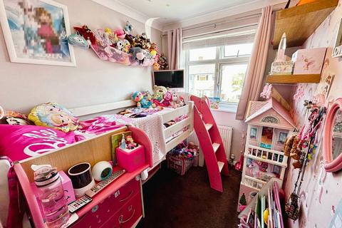 15 Turold Road, Stanford-le-hope, SS17 8EP