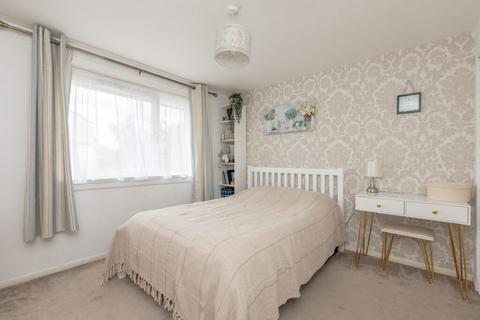 28 Cleekim Drive, Edinburgh, EH15 3QP