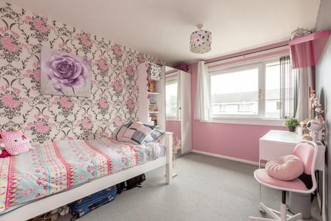 28 Cleekim Drive, Edinburgh, EH15 3QP