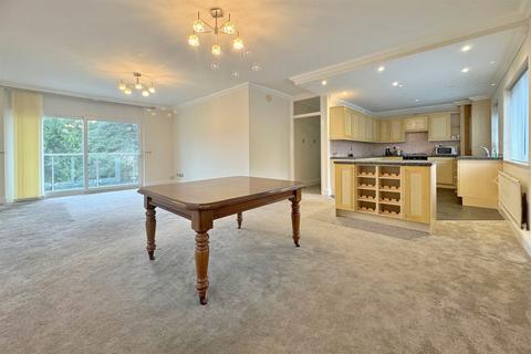 2 bedroom flat to rent, Branksome Park