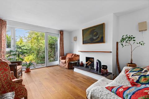 6 Gage Ridge, Forest Row, RH18 5HL