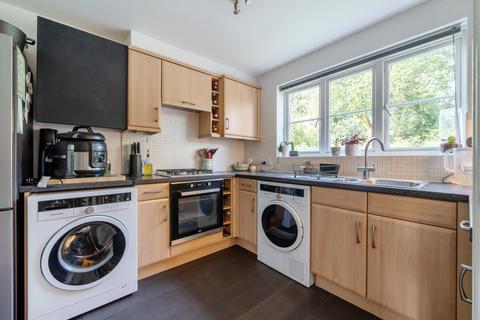 8 Nelson Drive, Petersfield, GU31 4SJ