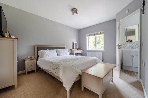 8 Nelson Drive, Petersfield, GU31 4SJ