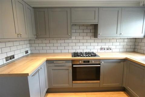 2 bedroom terraced house to rent, Barlavington Way, Midhurst, GU29