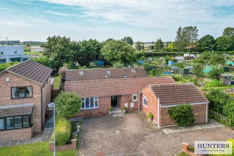 4 bedroom detached bungalow for sale, Beck Close, Howden, Goole